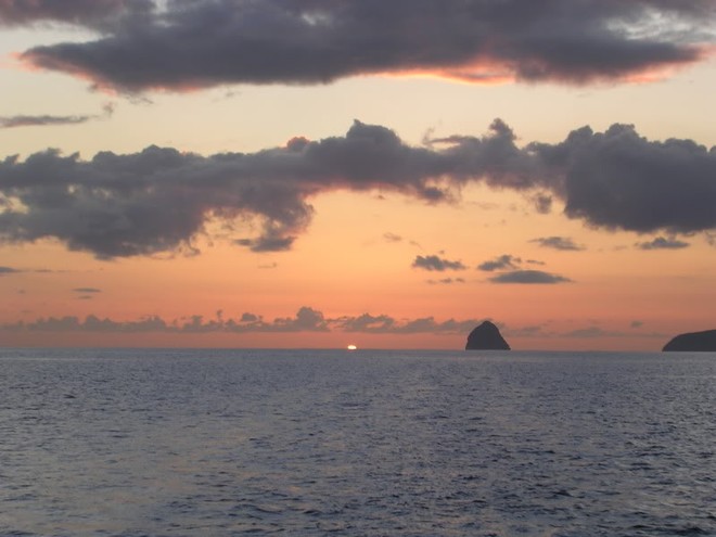 Honduras sunset - no more for cruising sailors? ©  SW